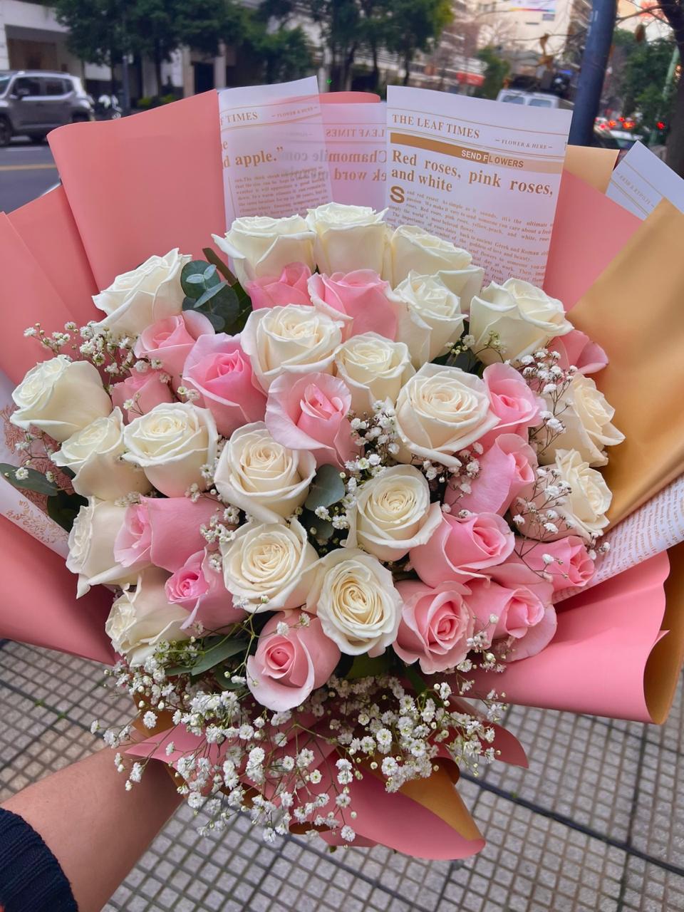 Envio y venta de flores ,rosas, plantas,arreglos florales ,regalos y desayunos a domicilio con delivery gratis en la Ciudad Autonoma de Buenos Aires y con costo de env�o en localidades del Gran Buenos Aires asi como delivery de flores y plantas a trav�s de florerias asociadas en todas las provincias de la Argentina, Buenos Aires, la Pampa, Tucuman, La Rioja, R�o Negro, Entre Rios, Corrientes, Misiones, Neuquen, Chubut, Tierra del Fuego, Santa Cruz, San Luis, Mendoza, Cordoba, Jujuy, Formosa, Santiago del Estero, Salta, Chaco, Catamarca ,San Juan, y ademas realizamos el delivery de flores ,coronas,palmas , plantas y regalos a todas las ciudades de Argentina, Mar del Plata, C�rdoba, Buenos Aires, con cargo en Santa Rosa, La Plata, Bella Vista, Neuquen, Pilar, Paran�, Posadas, Resistencia, Cipolleti y mas de 300 ciudades y localidades en todo el territorio de nuestro pa�s, asi como tambien tenemos la posibilidad de enviar flores a casi todo el mundo en cuestion de horas